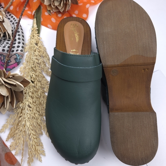 New Anthropologie Seychelles Green Leather Clogs 9.5 - Picture 6 of 12